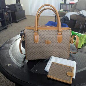 Vintage Gucci Boston GG Bag With Origina Wallet (1989/1990) Excellent Condition.